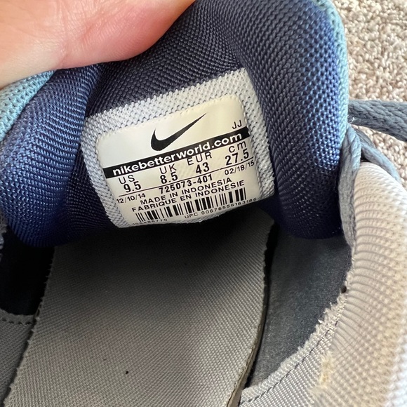 Men’s Nike Air Max Tavas - Picture 2 of 3